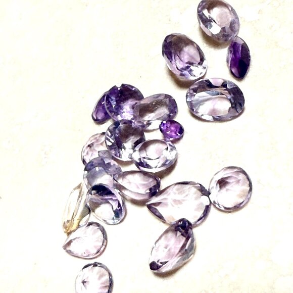 2/20$ Small Glass Bottle Pendant + Tiny Genuine Amethyst Cabochons - Picture 3 of 7